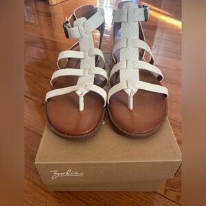 Zodiac Calypso White Gladiator Sandals Size 7M NIB T-Strap Strappy Flat NIB